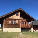 Lipa Lodge *